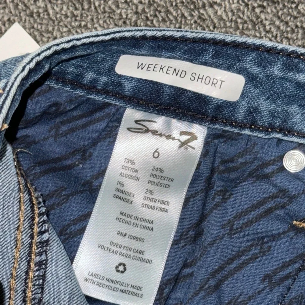 NWT Seven7 Weekend Short Olaf Blue Denim Raw Hem Jean Shorts Women Size 6 Casual